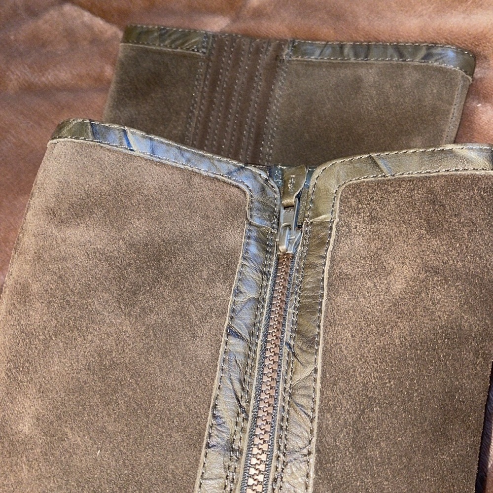🌺Clarks Nikki Midtown tumbled leather knee-high tall boots. - Picture 8 of 9